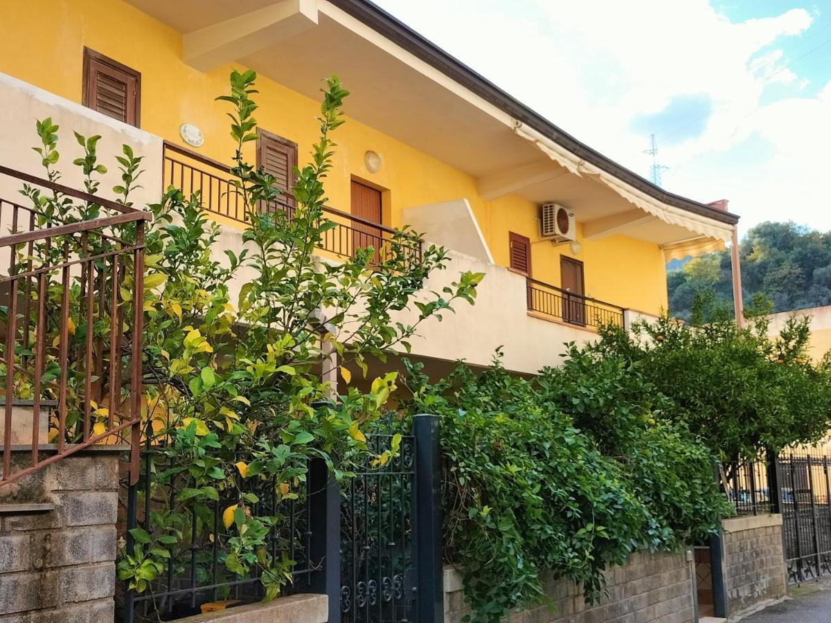 Casa Vacanza Da Rosa Letoianni Exterior foto