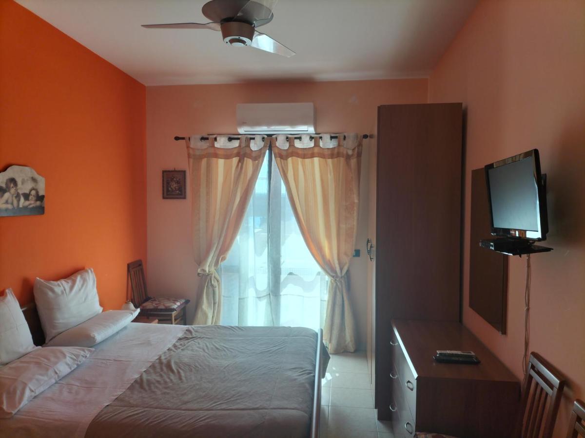 Casa Vacanza Da Rosa Letoianni Exterior foto