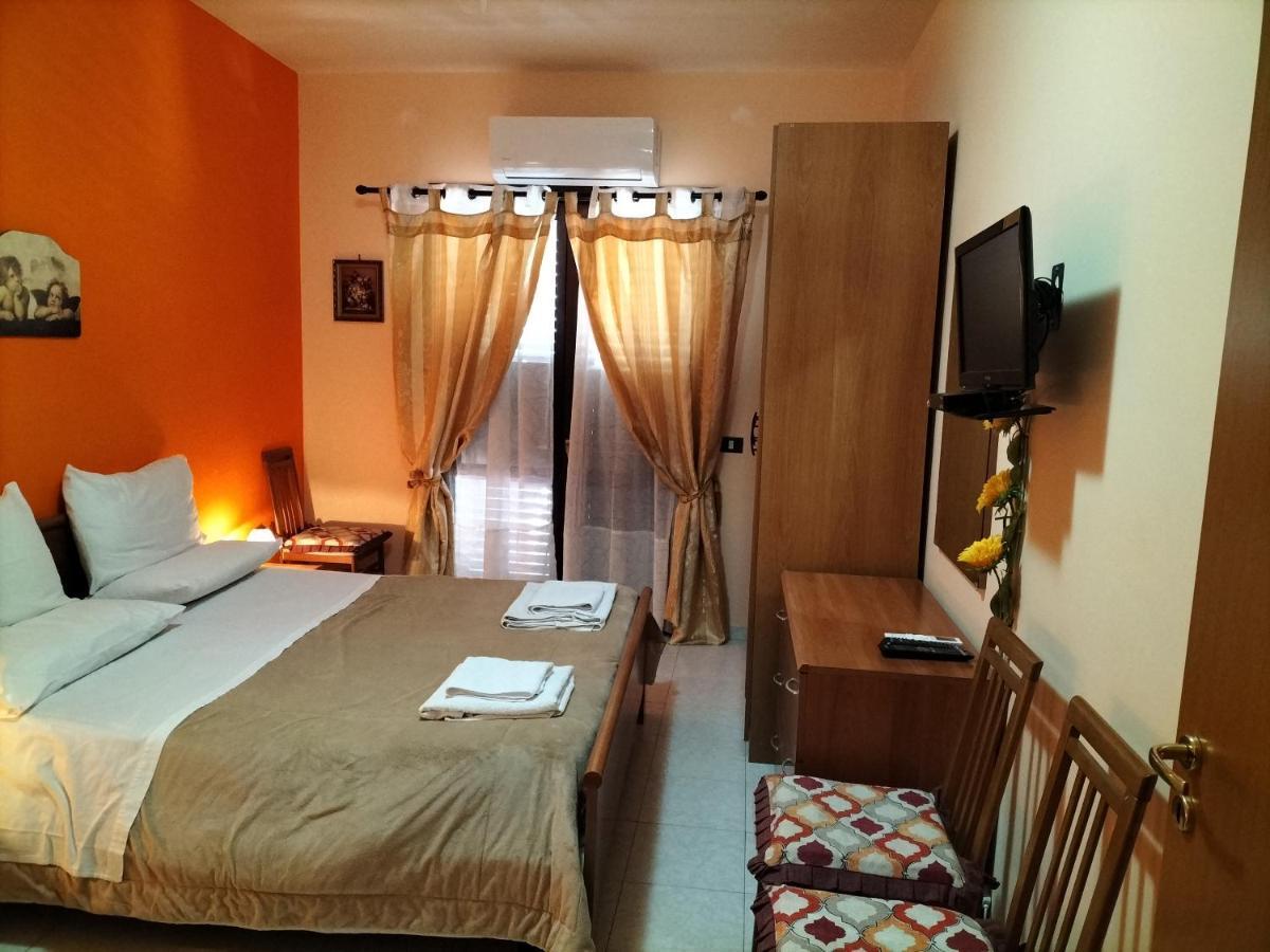 Casa Vacanza Da Rosa Letoianni Exterior foto