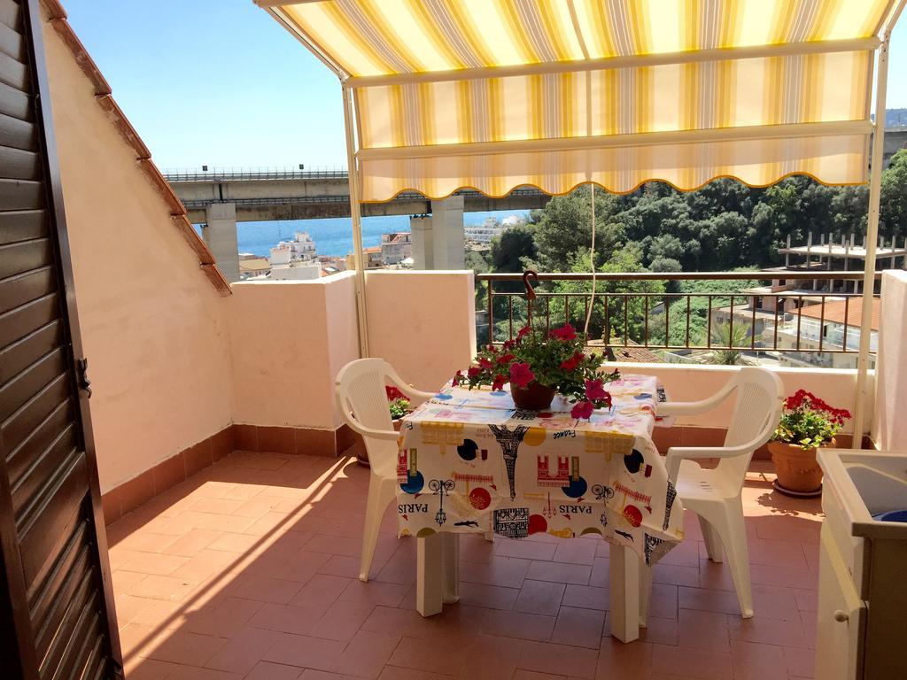 Casa Vacanza Da Rosa Letoianni Exterior foto